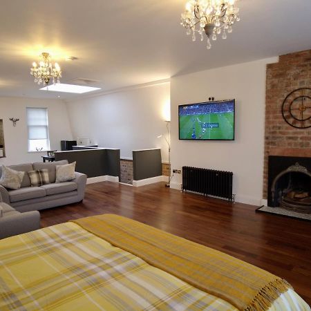 The Bards Loft, Large Studio Apartment แอร์ ภายนอก รูปภาพ